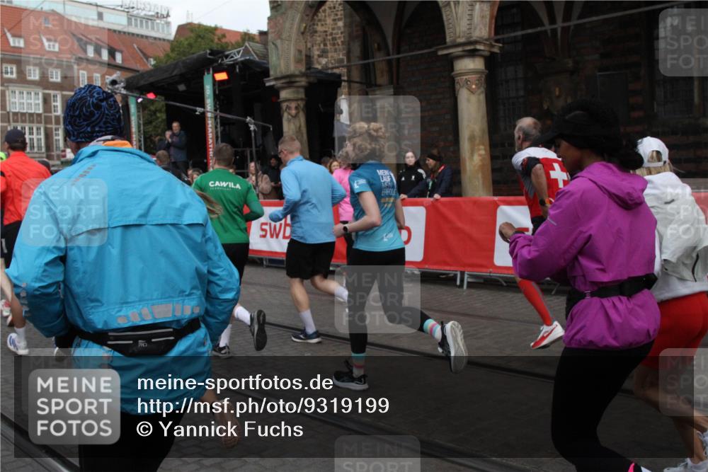 05.10.2025 - 20. swb-Marathon Bremen Yannick Fuchs http://msf.ph/oto/9319199 05.10.2025 11:34:49 Ziel  meine-sportfotos.de