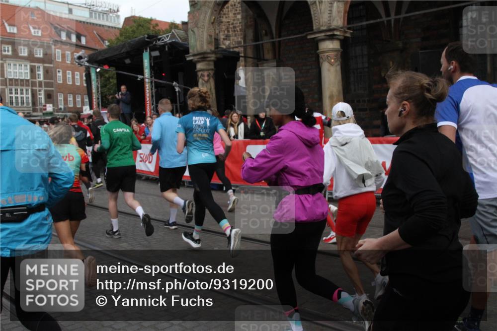 05.10.2025 - 20. swb-Marathon Bremen Yannick Fuchs http://msf.ph/oto/9319200 05.10.2025 11:34:50 Ziel  meine-sportfotos.de