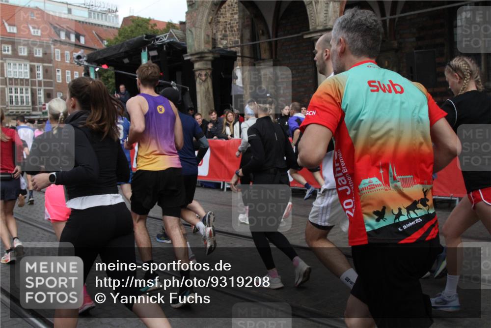 05.10.2025 - 20. swb-Marathon Bremen Yannick Fuchs http://msf.ph/oto/9319208 05.10.2025 11:34:53 Ziel  meine-sportfotos.de