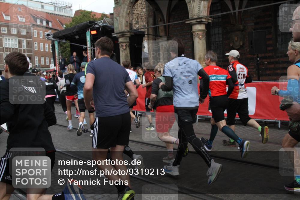 05.10.2025 - 20. swb-Marathon Bremen Yannick Fuchs http://msf.ph/oto/9319213 05.10.2025 11:34:55 Ziel  meine-sportfotos.de