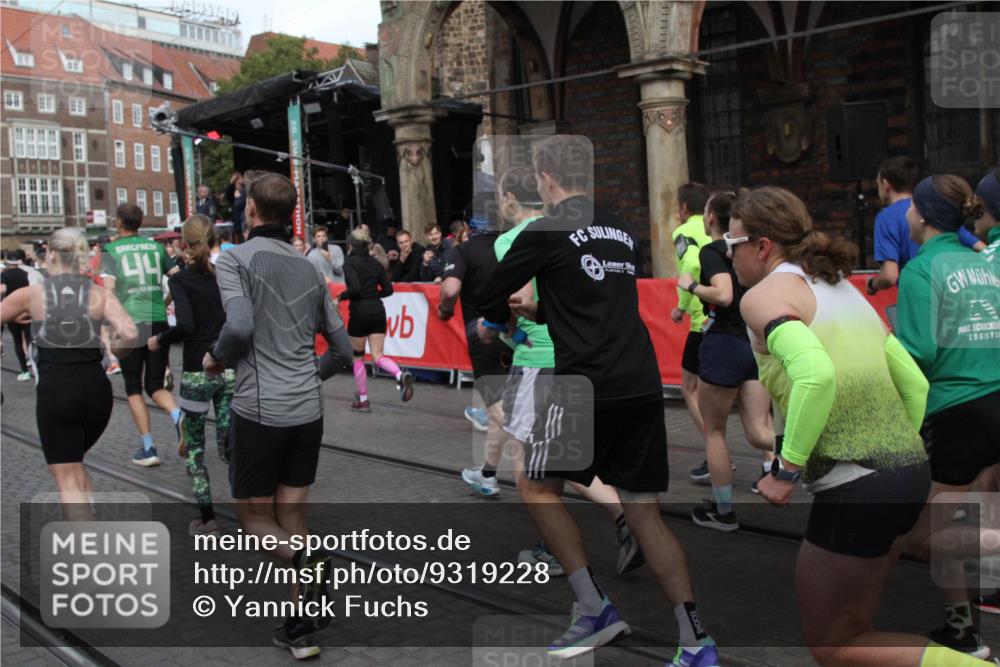 05.10.2025 - 20. swb-Marathon Bremen Yannick Fuchs http://msf.ph/oto/9319228 05.10.2025 11:35:00 Ziel  meine-sportfotos.de