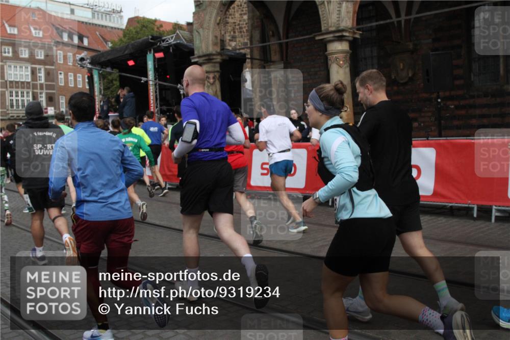 05.10.2025 - 20. swb-Marathon Bremen Yannick Fuchs http://msf.ph/oto/9319234 05.10.2025 11:35:02 Ziel  meine-sportfotos.de