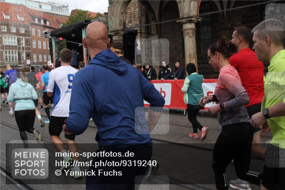 05.10.2025 - 20. swb-Marathon Bremen Yannick Fuchs http://msf.ph/oto/9319240 05.10.2025 11:35:05 Ziel  meine-sportfotos.de