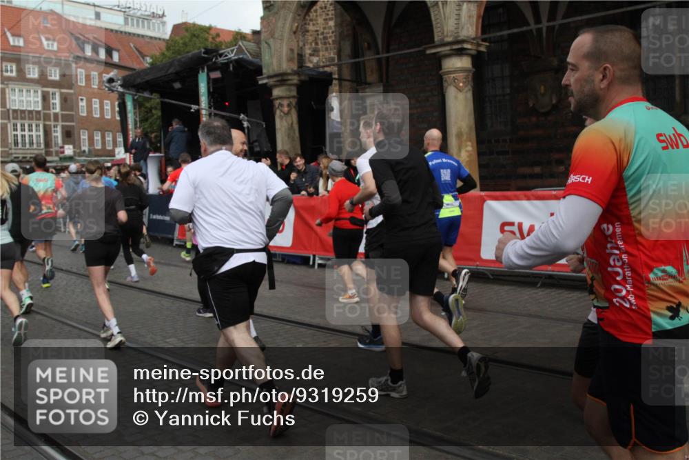 05.10.2025 - 20. swb-Marathon Bremen Yannick Fuchs http://msf.ph/oto/9319259 05.10.2025 11:35:14 Ziel  meine-sportfotos.de