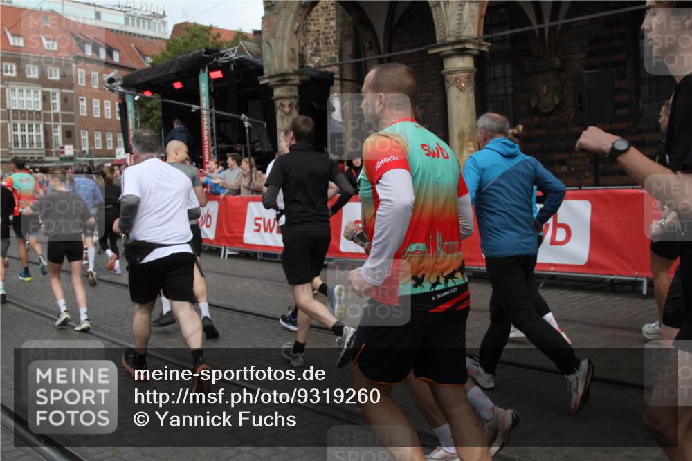 05.10.2025 - 20. swb-Marathon Bremen Yannick Fuchs http://msf.ph/oto/9319260 05.10.2025 11:35:14 Ziel  meine-sportfotos.de