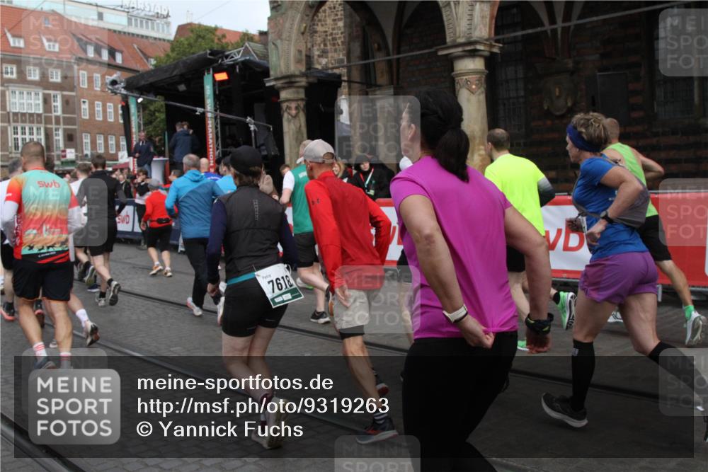 05.10.2025 - 20. swb-Marathon Bremen Yannick Fuchs http://msf.ph/oto/9319263 05.10.2025 11:35:16 Ziel  meine-sportfotos.de
