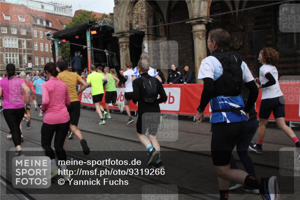 05.10.2025 - 20. swb-Marathon Bremen Yannick Fuchs http://msf.ph/oto/9319266 05.10.2025 11:35:17 Ziel  meine-sportfotos.de