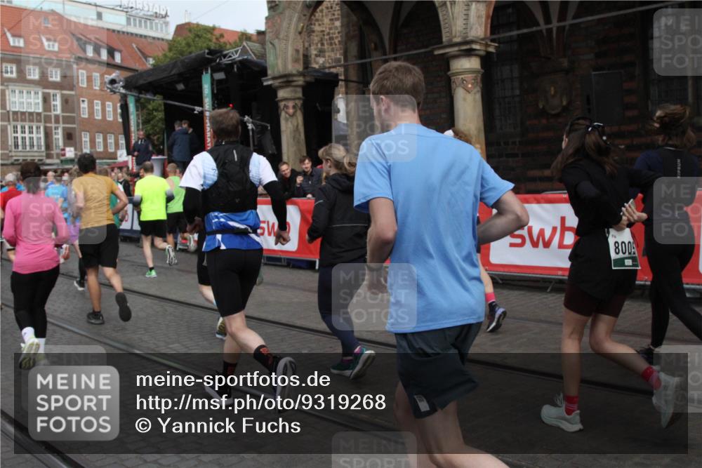 05.10.2025 - 20. swb-Marathon Bremen Yannick Fuchs http://msf.ph/oto/9319268 05.10.2025 11:35:18 Ziel  meine-sportfotos.de