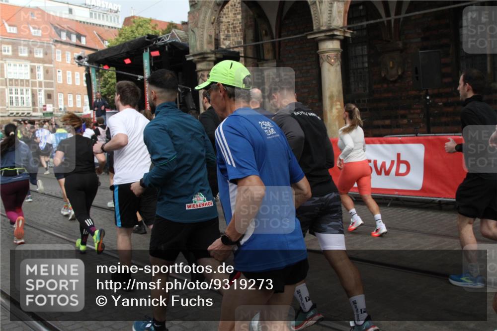 05.10.2025 - 20. swb-Marathon Bremen Yannick Fuchs http://msf.ph/oto/9319273 05.10.2025 11:35:20 Ziel  meine-sportfotos.de