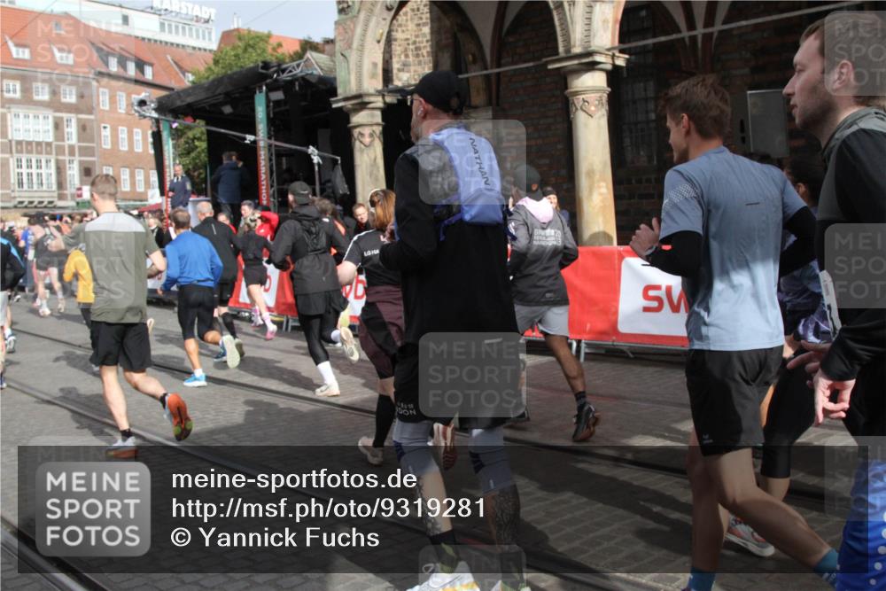 05.10.2025 - 20. swb-Marathon Bremen Yannick Fuchs http://msf.ph/oto/9319281 05.10.2025 11:35:25 Ziel  meine-sportfotos.de