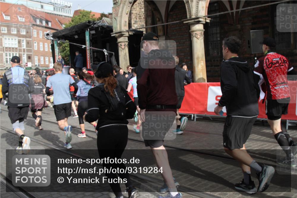 05.10.2025 - 20. swb-Marathon Bremen Yannick Fuchs http://msf.ph/oto/9319284 05.10.2025 11:35:27 Ziel  meine-sportfotos.de