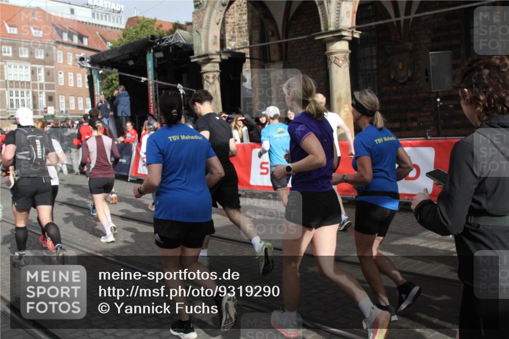 05.10.2025 - 20. swb-Marathon Bremen Yannick Fuchs http://msf.ph/oto/9319290 05.10.2025 11:35:30 Ziel  meine-sportfotos.de
