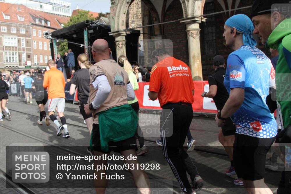 05.10.2025 - 20. swb-Marathon Bremen Yannick Fuchs http://msf.ph/oto/9319298 05.10.2025 11:35:33 Ziel  meine-sportfotos.de