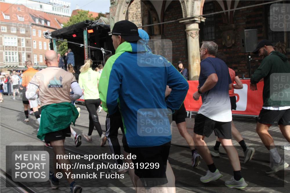 05.10.2025 - 20. swb-Marathon Bremen Yannick Fuchs http://msf.ph/oto/9319299 05.10.2025 11:35:34 Ziel  meine-sportfotos.de