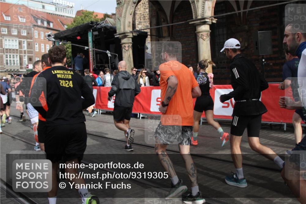 05.10.2025 - 20. swb-Marathon Bremen Yannick Fuchs http://msf.ph/oto/9319305 05.10.2025 11:35:37 Ziel  meine-sportfotos.de