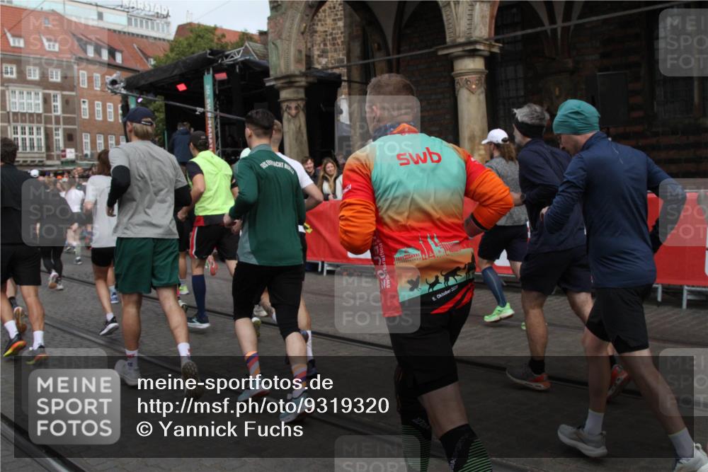 05.10.2025 - 20. swb-Marathon Bremen Yannick Fuchs http://msf.ph/oto/9319320 05.10.2025 11:35:43 Ziel  meine-sportfotos.de