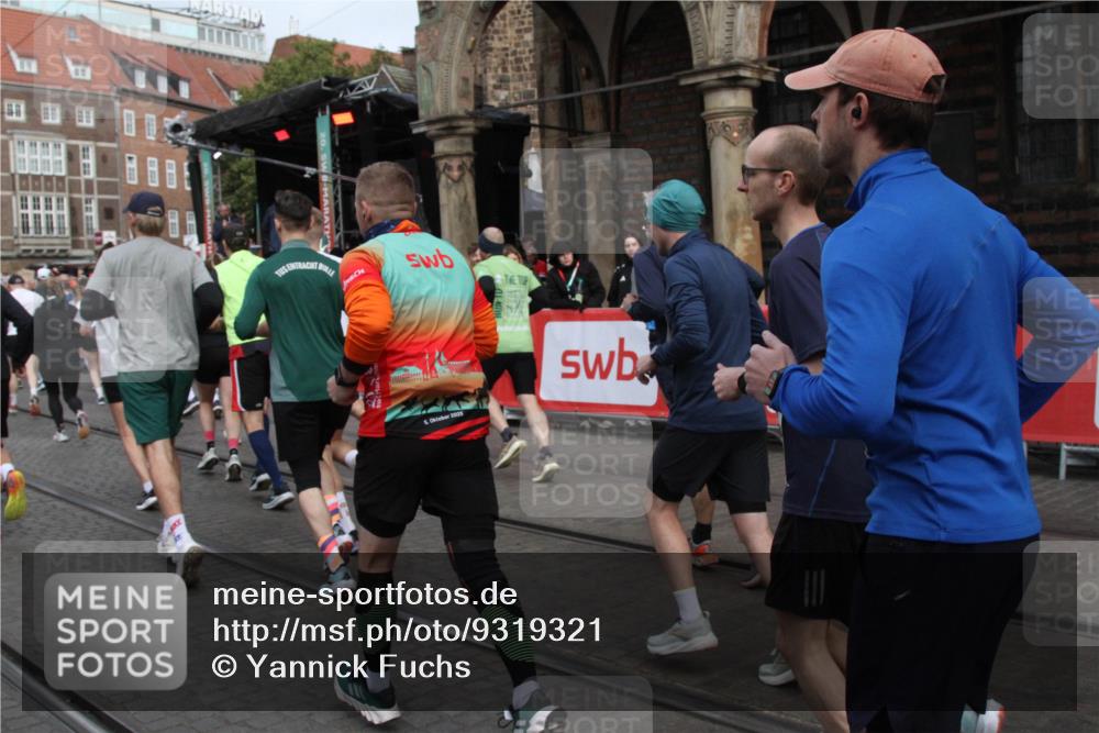 05.10.2025 - 20. swb-Marathon Bremen Yannick Fuchs http://msf.ph/oto/9319321 05.10.2025 11:35:43 Ziel  meine-sportfotos.de