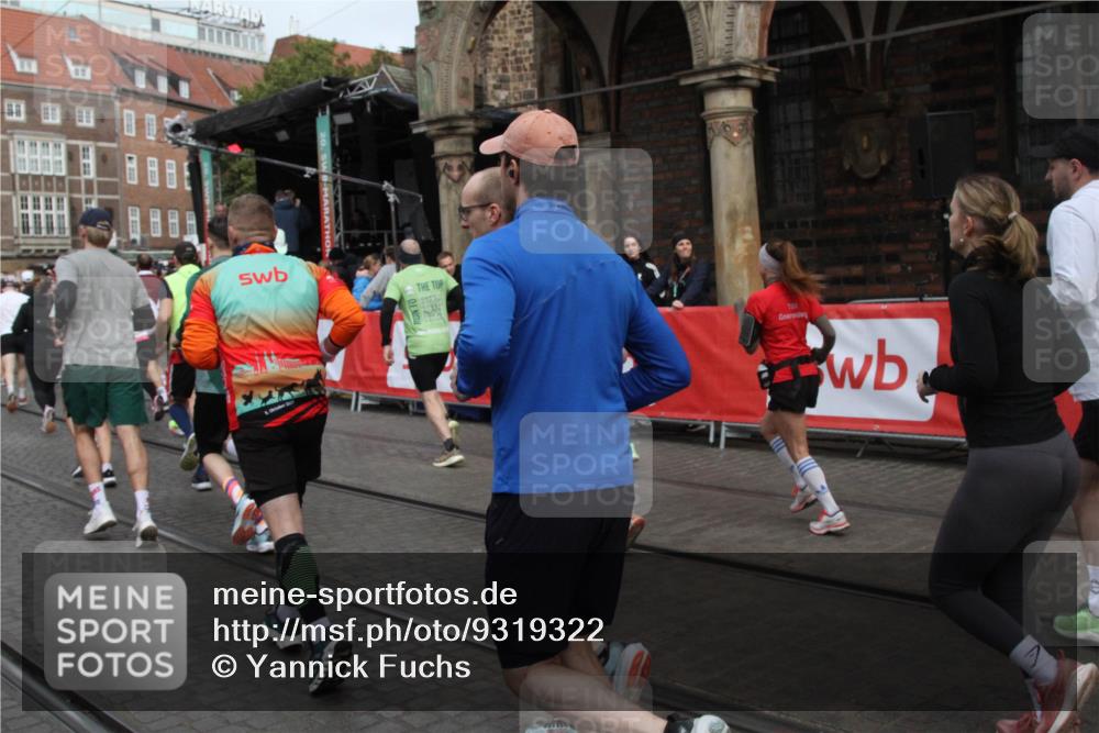 05.10.2025 - 20. swb-Marathon Bremen Yannick Fuchs http://msf.ph/oto/9319322 05.10.2025 11:35:43 Ziel  meine-sportfotos.de