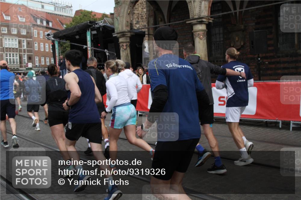 05.10.2025 - 20. swb-Marathon Bremen Yannick Fuchs http://msf.ph/oto/9319326 05.10.2025 11:35:45 Ziel  meine-sportfotos.de