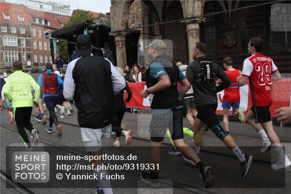 05.10.2025 - 20. swb-Marathon Bremen Yannick Fuchs http://msf.ph/oto/9319331 05.10.2025 11:35:47 Ziel  meine-sportfotos.de