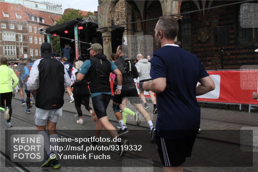 05.10.2025 - 20. swb-Marathon Bremen Yannick Fuchs http://msf.ph/oto/9319332 05.10.2025 11:35:47 Ziel  meine-sportfotos.de
