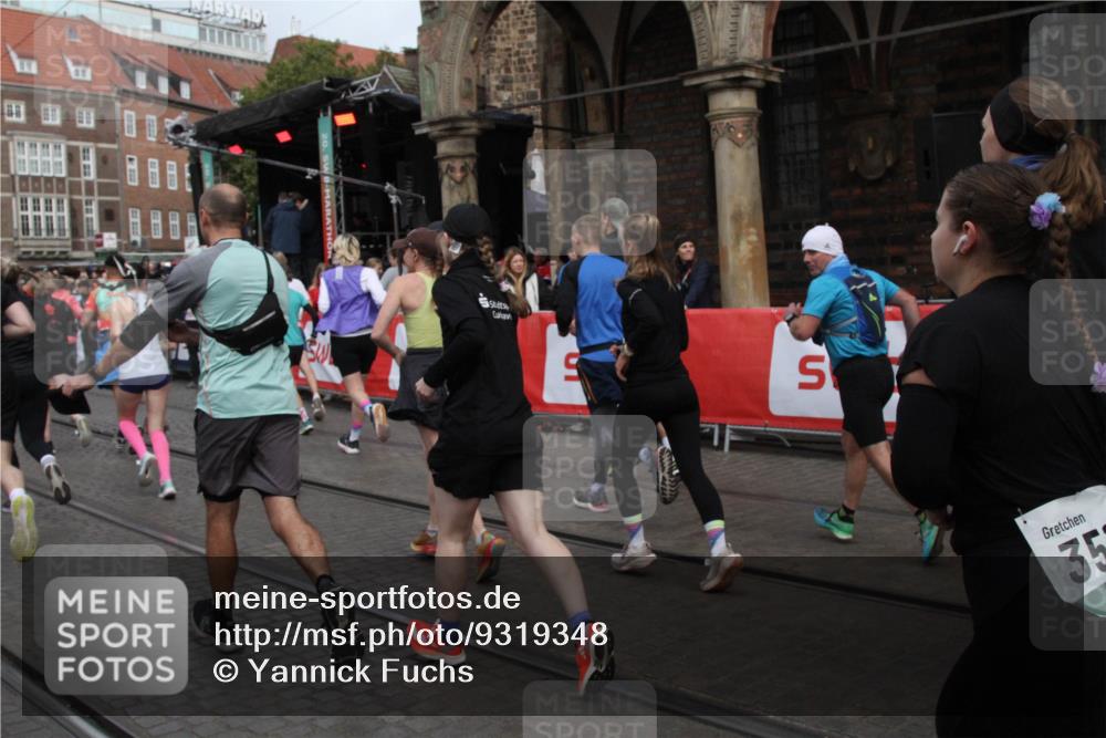 05.10.2025 - 20. swb-Marathon Bremen Yannick Fuchs http://msf.ph/oto/9319348 05.10.2025 11:35:54 Ziel  meine-sportfotos.de