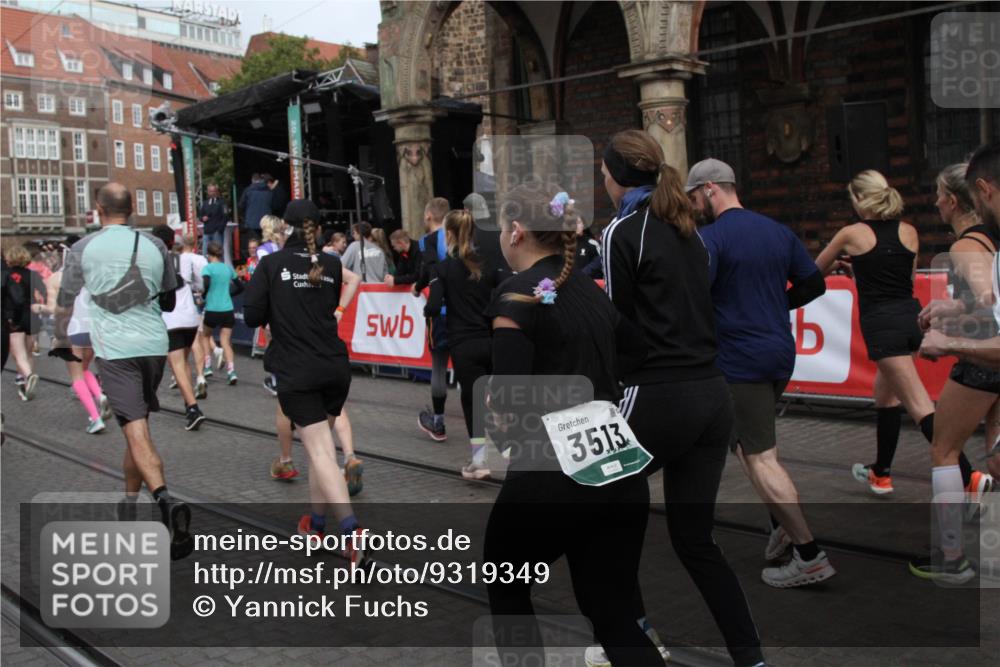 05.10.2025 - 20. swb-Marathon Bremen Yannick Fuchs http://msf.ph/oto/9319349 05.10.2025 11:35:54 Ziel  meine-sportfotos.de