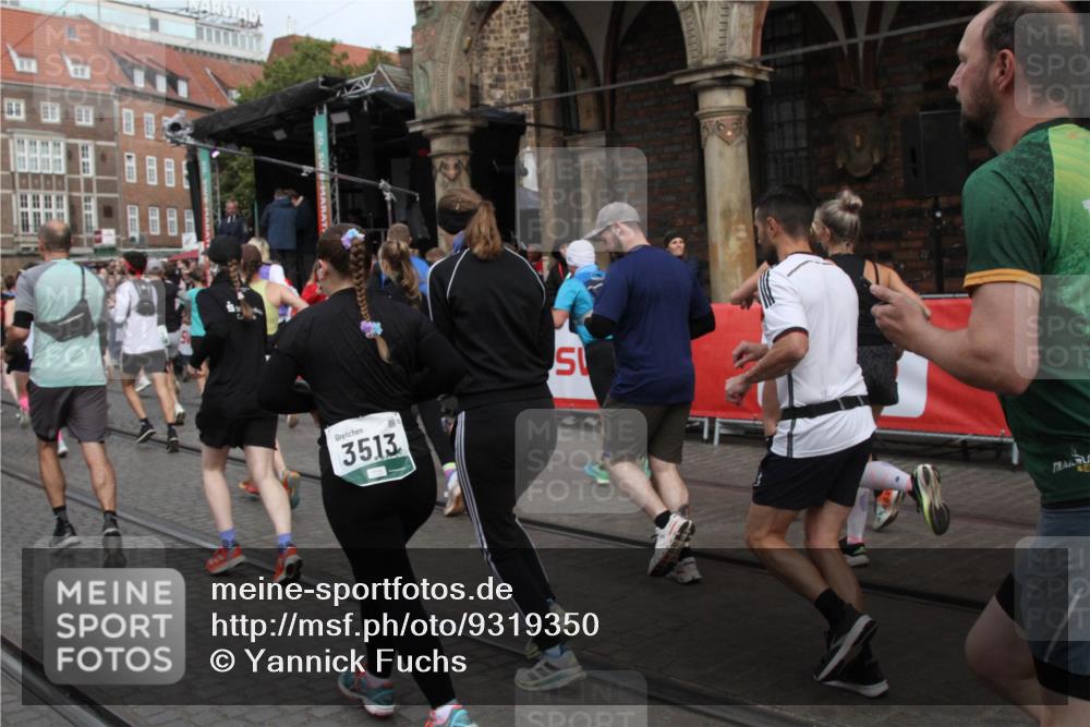 05.10.2025 - 20. swb-Marathon Bremen Yannick Fuchs http://msf.ph/oto/9319350 05.10.2025 11:35:55 Ziel  meine-sportfotos.de