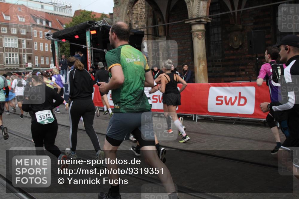 05.10.2025 - 20. swb-Marathon Bremen Yannick Fuchs http://msf.ph/oto/9319351 05.10.2025 11:35:55 Ziel  meine-sportfotos.de