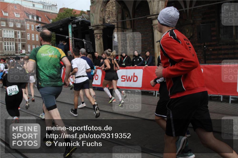 05.10.2025 - 20. swb-Marathon Bremen Yannick Fuchs http://msf.ph/oto/9319352 05.10.2025 11:35:56 Ziel  meine-sportfotos.de