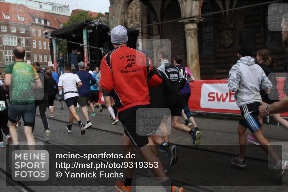 05.10.2025 - 20. swb-Marathon Bremen Yannick Fuchs http://msf.ph/oto/9319353 05.10.2025 11:35:56 Ziel  meine-sportfotos.de