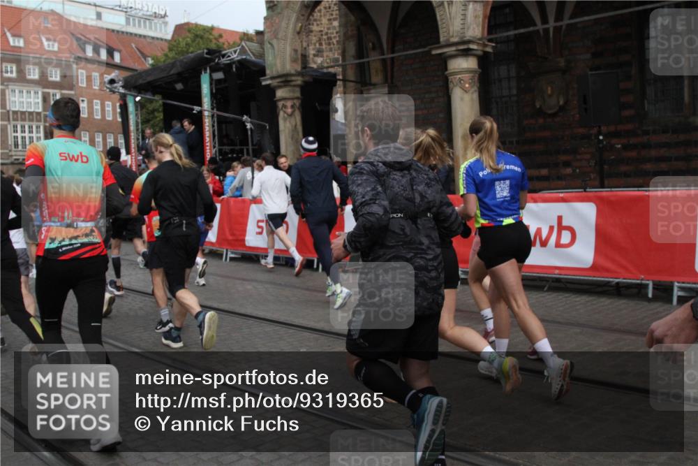 05.10.2025 - 20. swb-Marathon Bremen Yannick Fuchs http://msf.ph/oto/9319365 05.10.2025 11:36:00 Ziel  meine-sportfotos.de