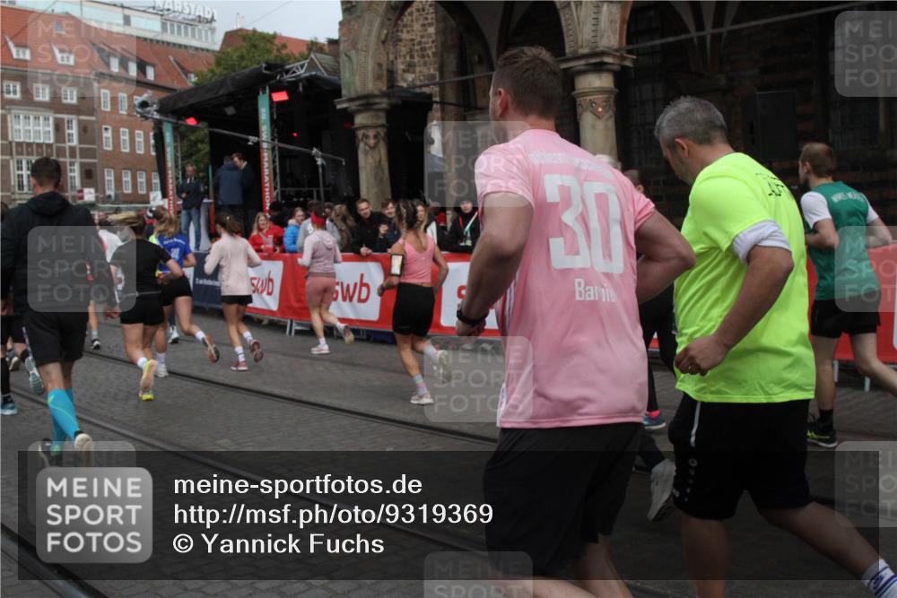 05.10.2025 - 20. swb-Marathon Bremen Yannick Fuchs http://msf.ph/oto/9319369 05.10.2025 11:36:02 Ziel  meine-sportfotos.de