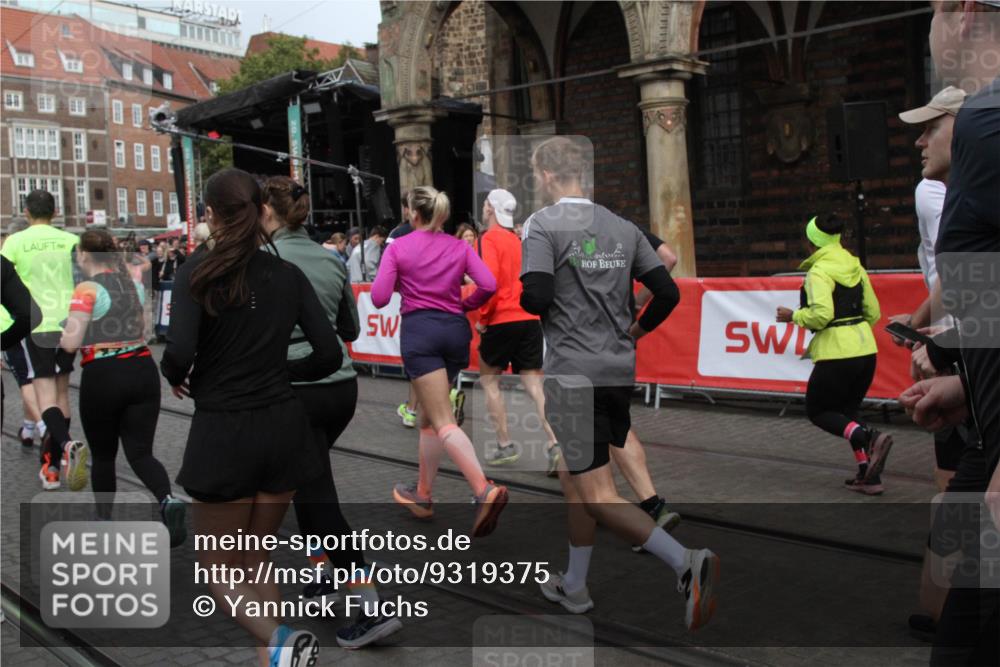 05.10.2025 - 20. swb-Marathon Bremen Yannick Fuchs http://msf.ph/oto/9319375 05.10.2025 11:36:04 Ziel  meine-sportfotos.de