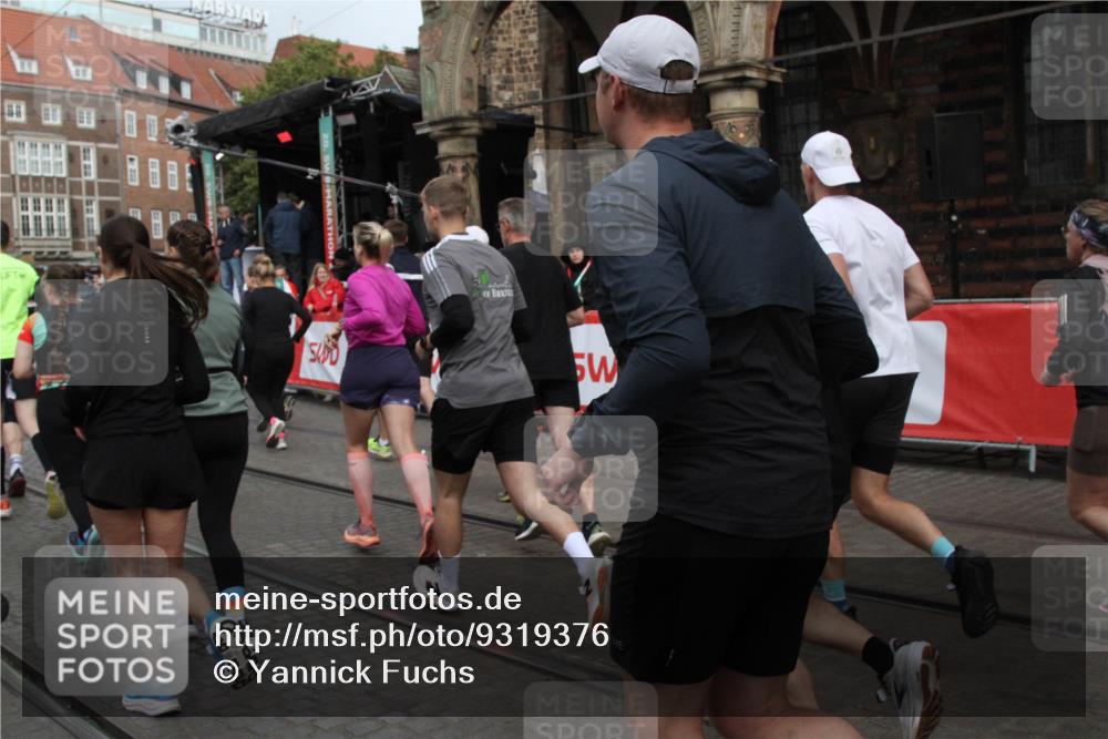 05.10.2025 - 20. swb-Marathon Bremen Yannick Fuchs http://msf.ph/oto/9319376 05.10.2025 11:36:05 Ziel  meine-sportfotos.de