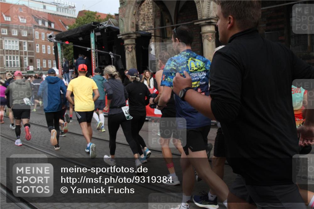 05.10.2025 - 20. swb-Marathon Bremen Yannick Fuchs http://msf.ph/oto/9319384 05.10.2025 11:36:07 Ziel  meine-sportfotos.de