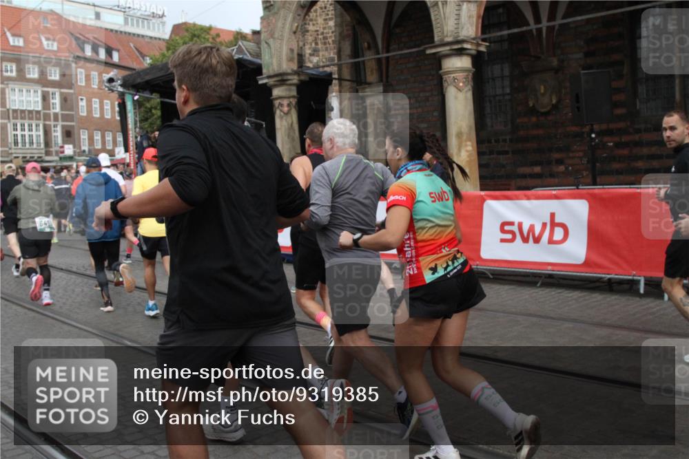 05.10.2025 - 20. swb-Marathon Bremen Yannick Fuchs http://msf.ph/oto/9319385 05.10.2025 11:36:08 Ziel  meine-sportfotos.de
