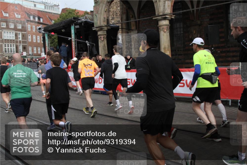05.10.2025 - 20. swb-Marathon Bremen Yannick Fuchs http://msf.ph/oto/9319394 05.10.2025 11:36:12 Ziel  meine-sportfotos.de