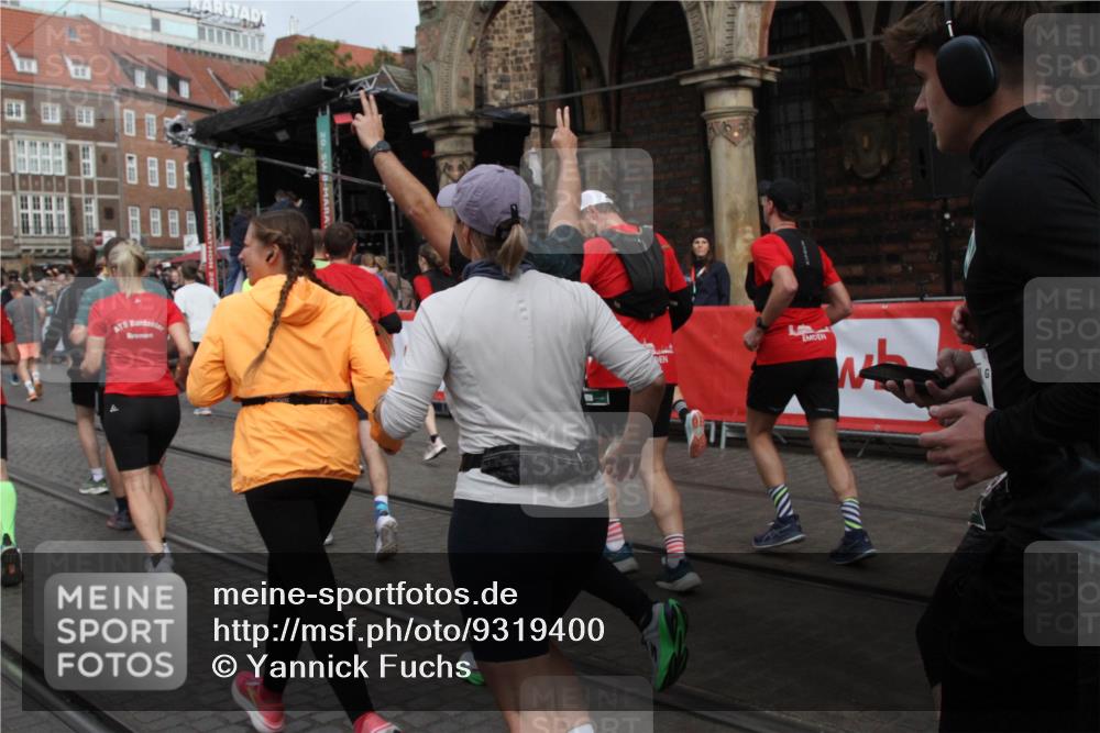 05.10.2025 - 20. swb-Marathon Bremen Yannick Fuchs http://msf.ph/oto/9319400 05.10.2025 11:36:14 Ziel  meine-sportfotos.de