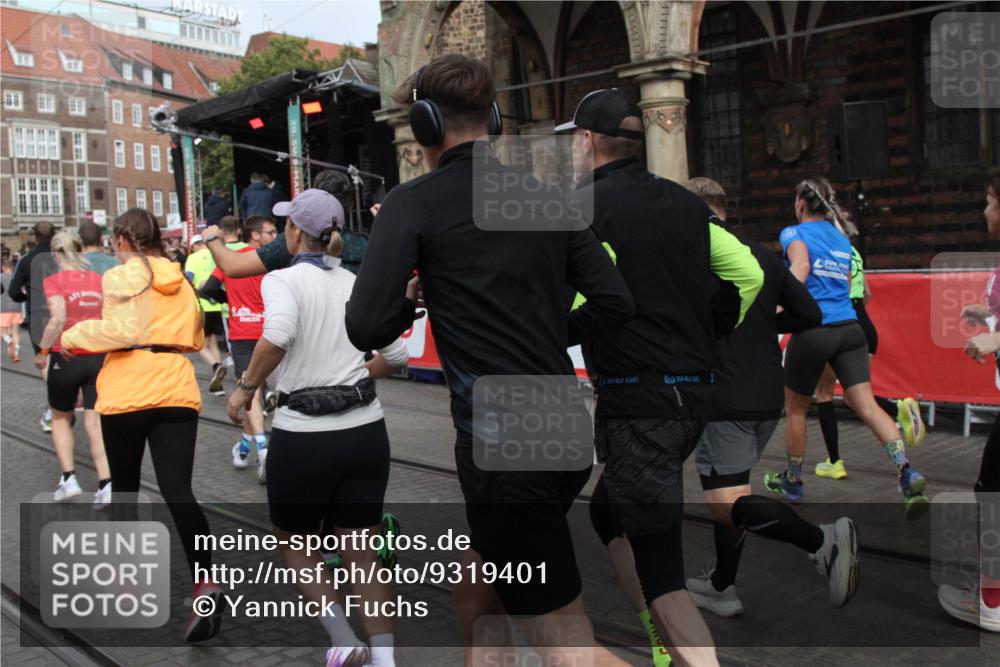 05.10.2025 - 20. swb-Marathon Bremen Yannick Fuchs http://msf.ph/oto/9319401 05.10.2025 11:36:14 Ziel  meine-sportfotos.de