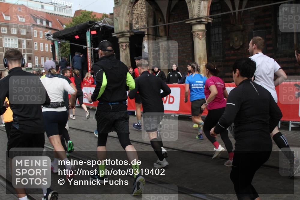 05.10.2025 - 20. swb-Marathon Bremen Yannick Fuchs http://msf.ph/oto/9319402 05.10.2025 11:36:15 Ziel  meine-sportfotos.de