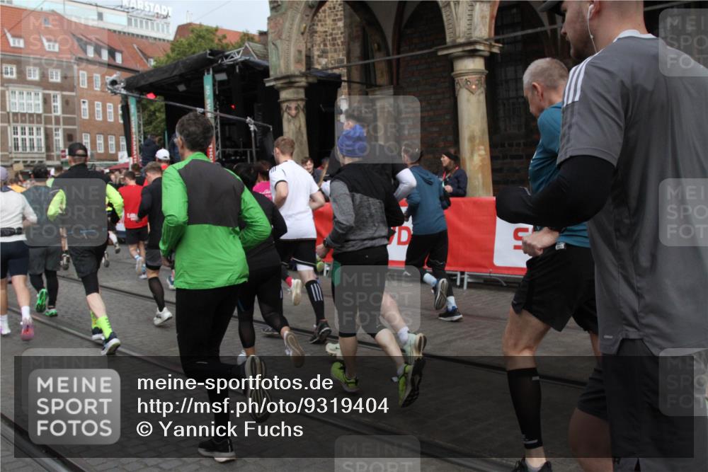 05.10.2025 - 20. swb-Marathon Bremen Yannick Fuchs http://msf.ph/oto/9319404 05.10.2025 11:36:16 Ziel  meine-sportfotos.de