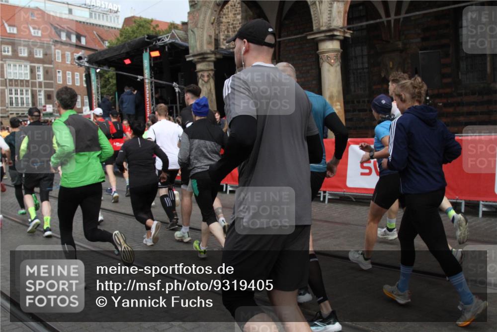 05.10.2025 - 20. swb-Marathon Bremen Yannick Fuchs http://msf.ph/oto/9319405 05.10.2025 11:36:16 Ziel  meine-sportfotos.de