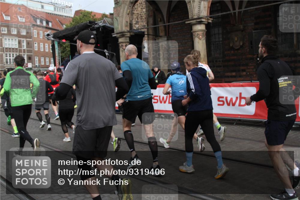 05.10.2025 - 20. swb-Marathon Bremen Yannick Fuchs http://msf.ph/oto/9319406 05.10.2025 11:36:17 Ziel  meine-sportfotos.de