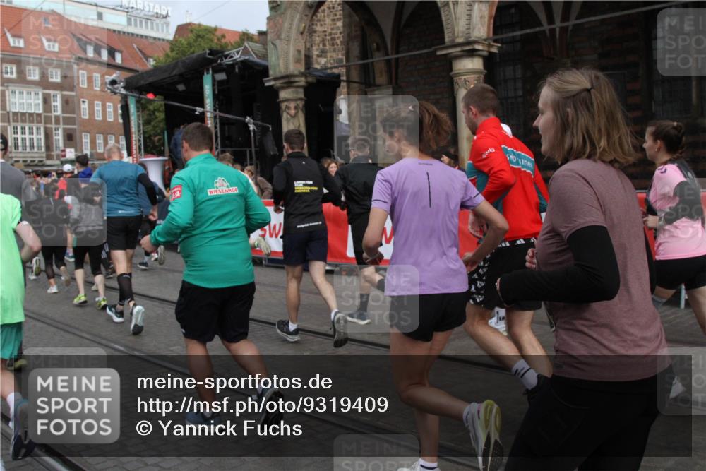 05.10.2025 - 20. swb-Marathon Bremen Yannick Fuchs http://msf.ph/oto/9319409 05.10.2025 11:36:18 Ziel  meine-sportfotos.de