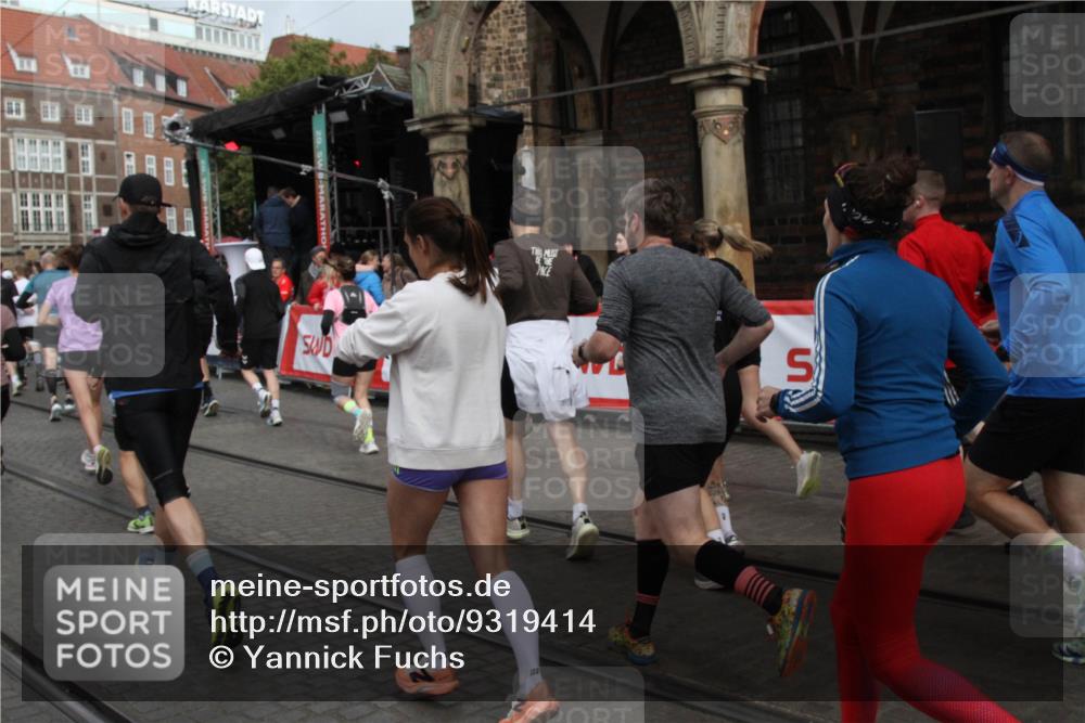 05.10.2025 - 20. swb-Marathon Bremen Yannick Fuchs http://msf.ph/oto/9319414 05.10.2025 11:36:20 Ziel  meine-sportfotos.de
