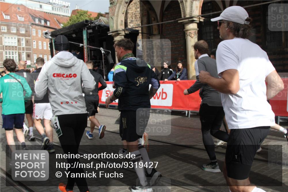 05.10.2025 - 20. swb-Marathon Bremen Yannick Fuchs http://msf.ph/oto/9319427 05.10.2025 11:36:26 Ziel  meine-sportfotos.de