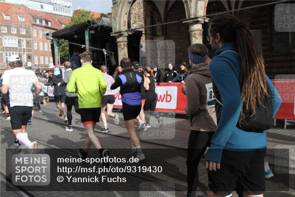 05.10.2025 - 20. swb-Marathon Bremen Yannick Fuchs http://msf.ph/oto/9319430 05.10.2025 11:36:27 Ziel  meine-sportfotos.de