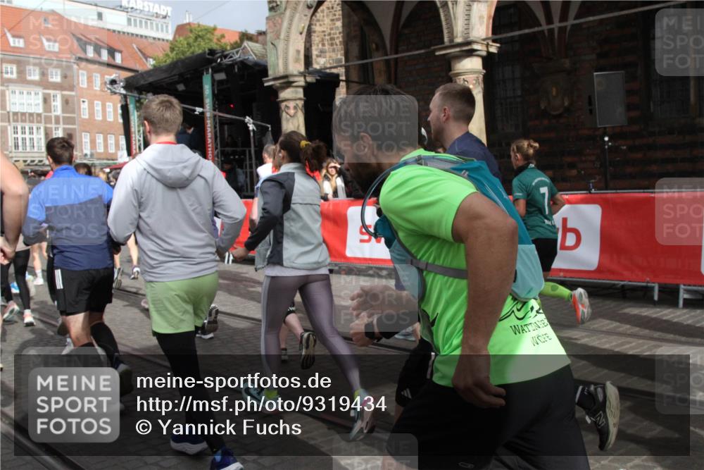 05.10.2025 - 20. swb-Marathon Bremen Yannick Fuchs http://msf.ph/oto/9319434 05.10.2025 11:36:30 Ziel  meine-sportfotos.de