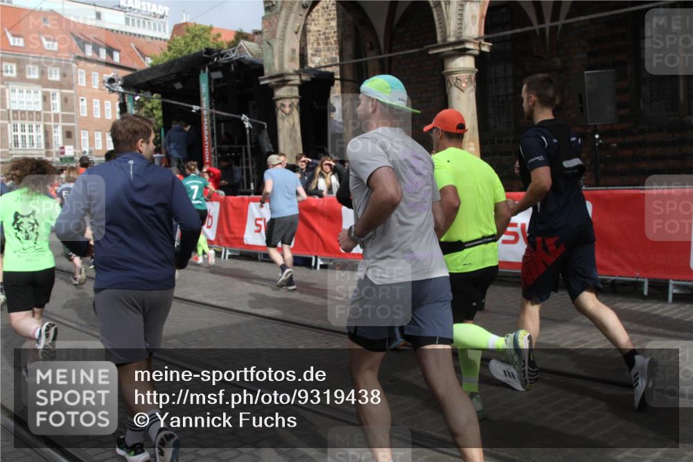 05.10.2025 - 20. swb-Marathon Bremen Yannick Fuchs http://msf.ph/oto/9319438 05.10.2025 11:36:32 Ziel  meine-sportfotos.de